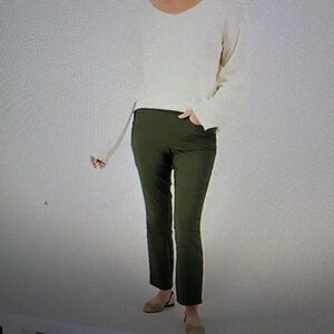 Belle by Kim Gravel Sateen twill straight-leg slim pants. Sz is petite 10